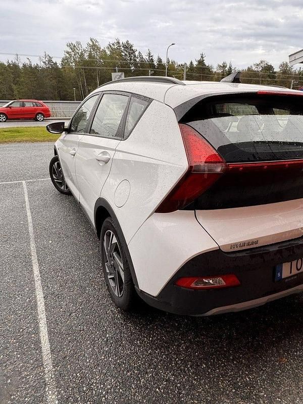 Begagnad Hyundai Bayon Essential 101 HK (74 kW) 2023 Vit SUV