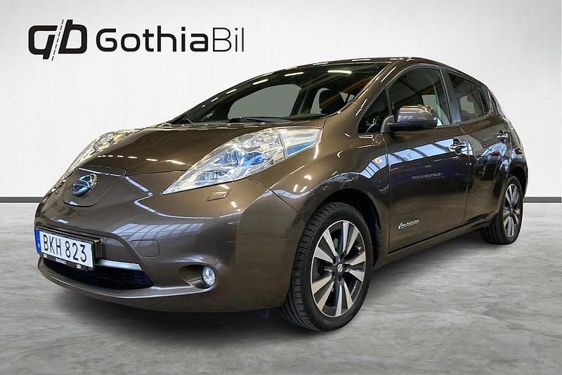 Brun Begagnad 2016 Nissan Leaf 360º Halvkombi | 79 900 kr (Bra pris) - Bild 1/4