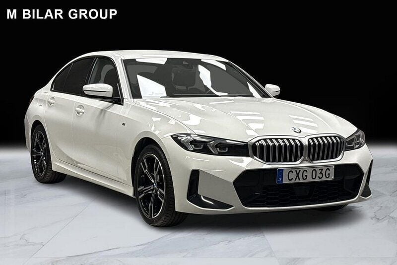 Vit Begagnad 2023 BMW 320 M Sport Sedan | 499 000 kr (Marknadspris) - Bild 1/4