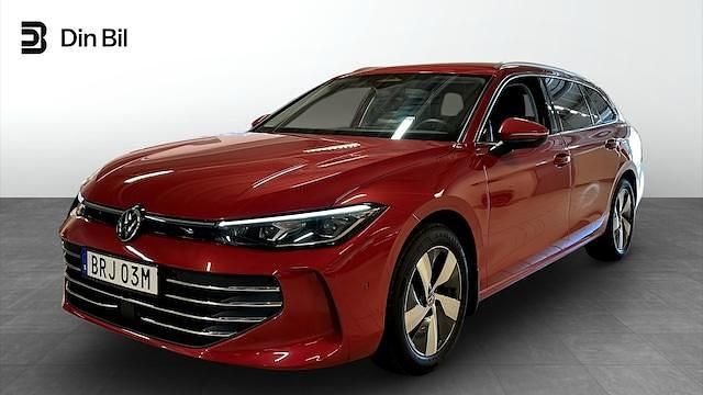 Röd Begagnad 2024 VW Passat Business Kombi | 338 900 kr (Lite dyr) - Bild 1/4