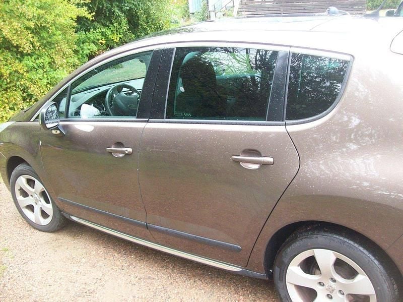 Begagnad 2013 Peugeot 3008 Kombi | 44 000 kr (Marknadspris) - Bild 1/4