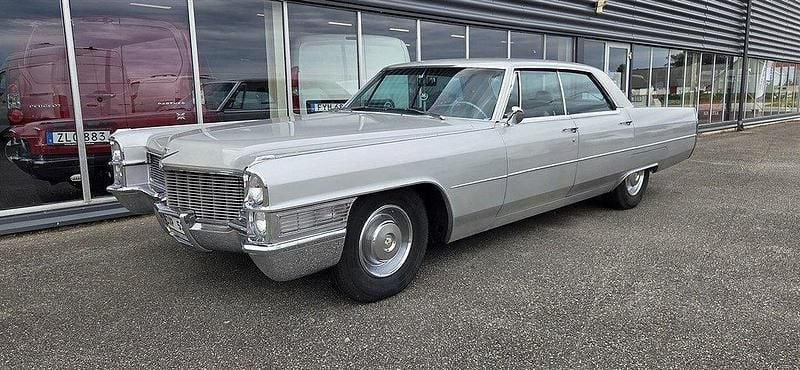 Ljusgrå Begagnad 1965 Cadillac Deville Sedan | 179 900 kr - Bild 1/4