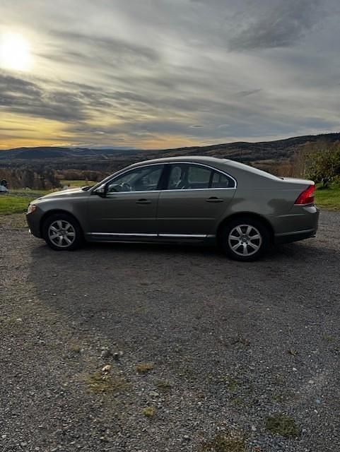 Grön Begagnad 2011 Volvo S80 Momentum Sedan | 35 000 kr (Marknadspris) - Bild 1/4