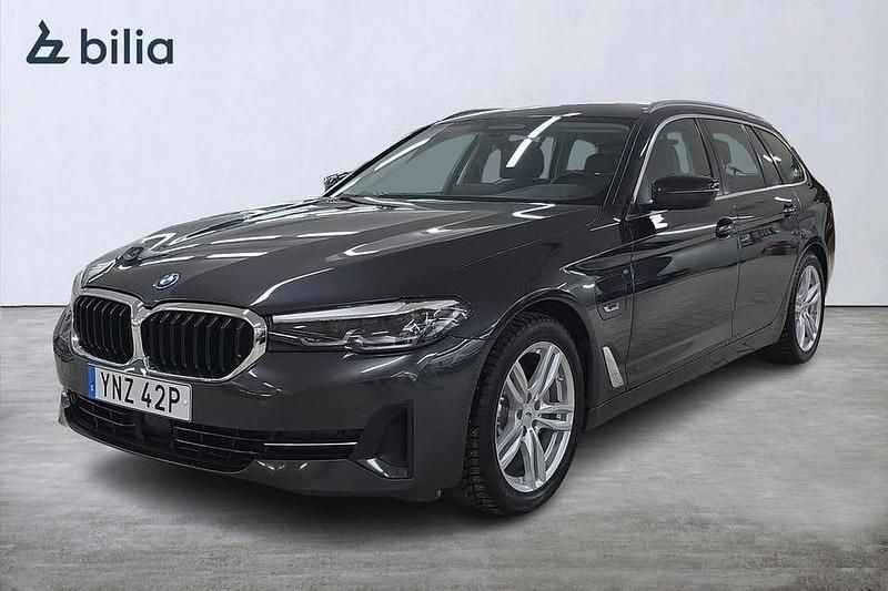 Begagnad BMW 530 295 HK (216 kW) 2023 Grå Kombi