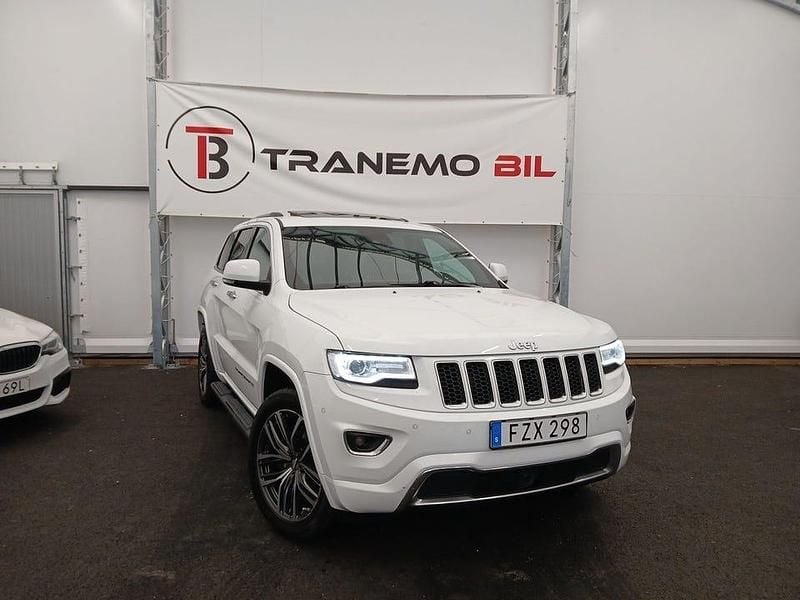 Vit Begagnad 2016 Jeep Grand Cherokee Overland SUV | 169 900 kr (Marknadspris) - Bild 1/4