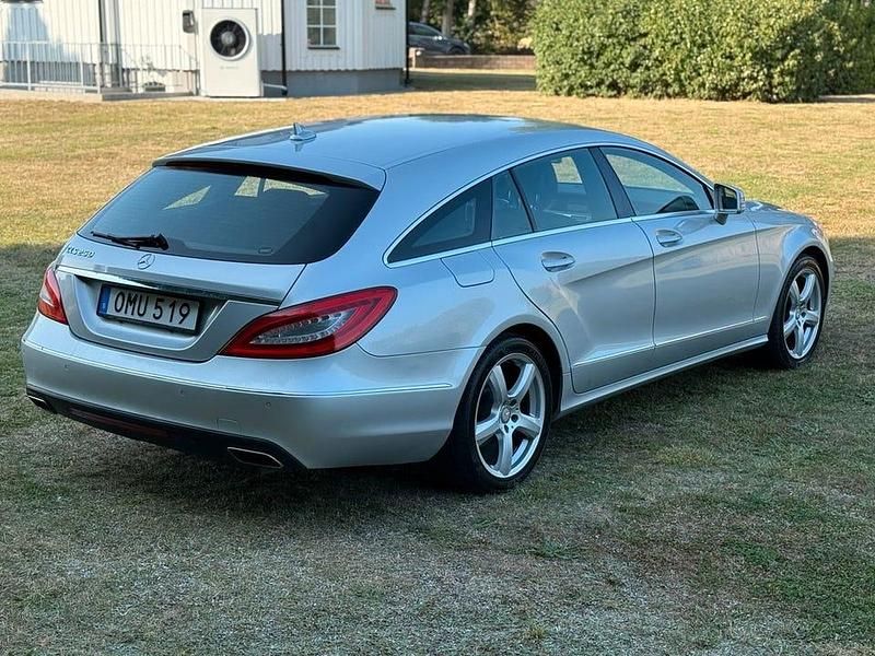 Begagnad Mercedes CLS250 Shooting Brake 204 HK (150 kW) 2012 Silver Kombi