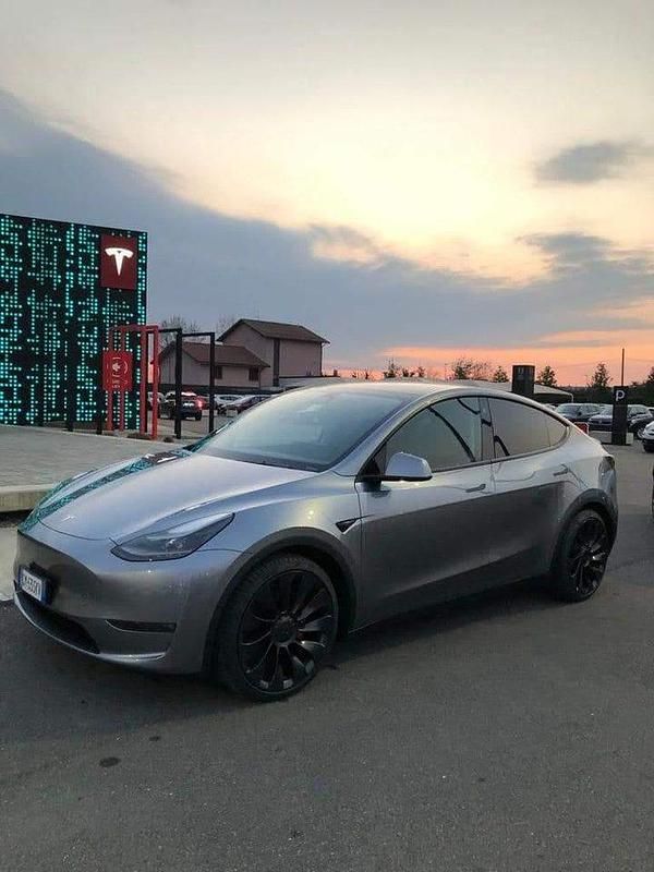 Begagnad 2023 Tesla Model Y SUV | 500 000 kr - Bild 1/1
