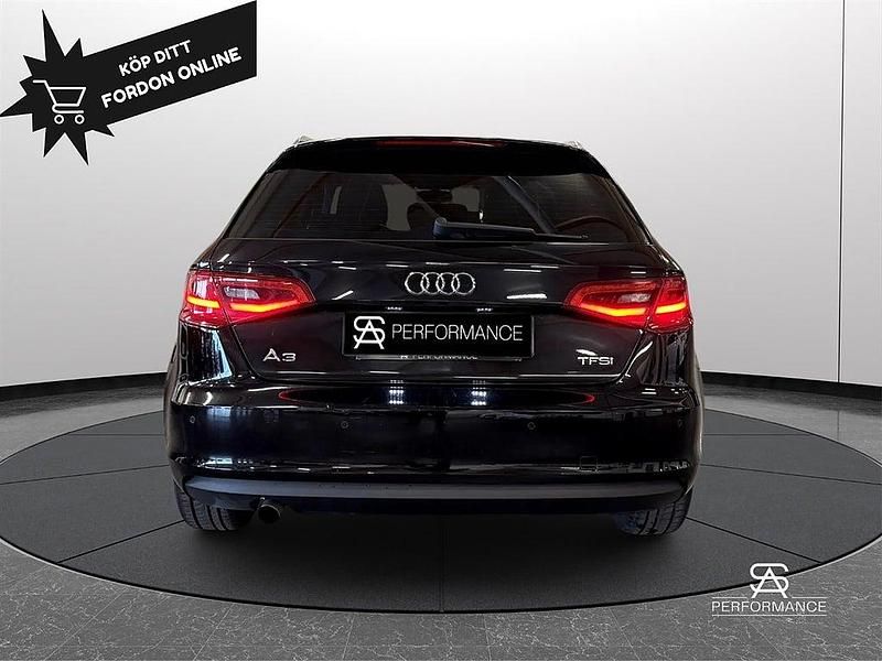 Begagnad Audi A3 Sportback Attraction 110 HK (80 kW) 2015 Svart Halvkombi