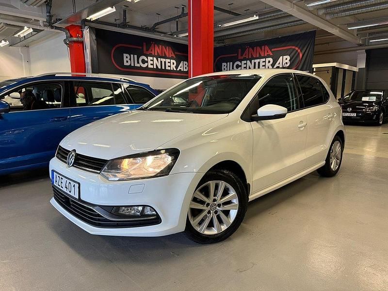 Vit Begagnad 2014 VW Polo Halvkombi | 74 900 kr (Marknadspris) - Bild 1/4