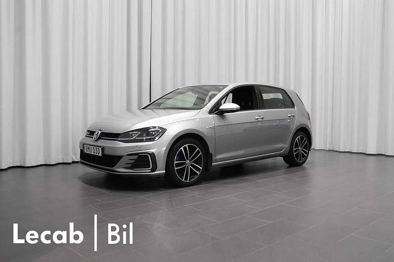 Begagnad VW Golf VII GTE 150 HK (110 kW) 2020 Silver Kombi