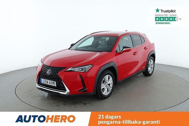 Röd Begagnad 2019 Lexus UX 250h E-FOUR SUV | 220 000 kr (Marknadspris) - Bild 1/4