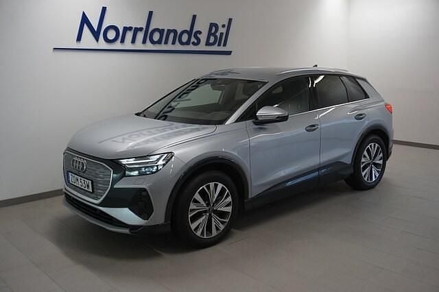 Florettsilver metallic Begagnad 2023 Audi Q4 e-tron SUV | 449 900 kr (Marknadspris) - Bild 1/4
