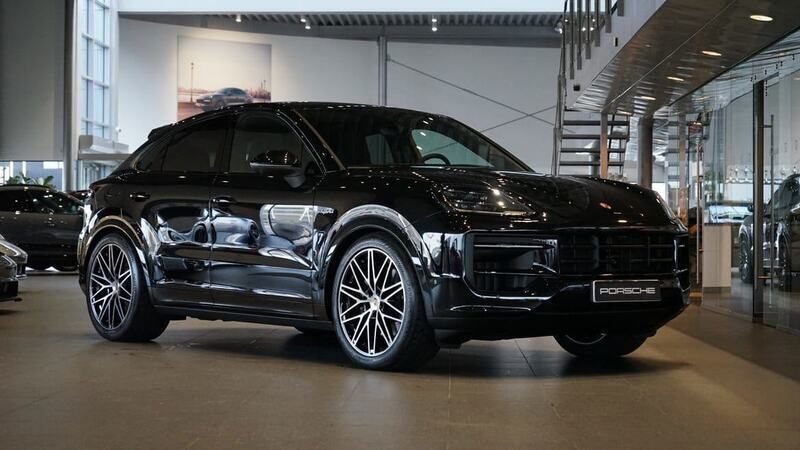 Svart Ny 2024 Porsche Cayenne SUV | 1 397 500 kr (Superpris) - Bild 1/4