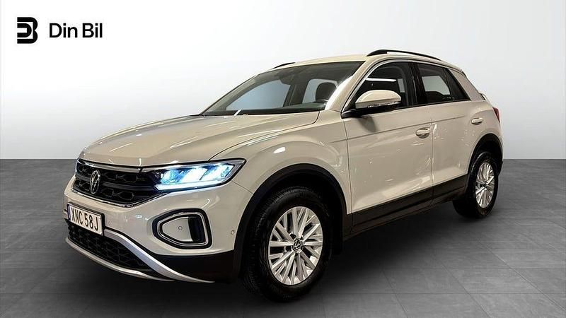 Grå Begagnad 2023 VW T-Roc Life SUV | 234 900 kr (Marknadspris) - Bild 1/4