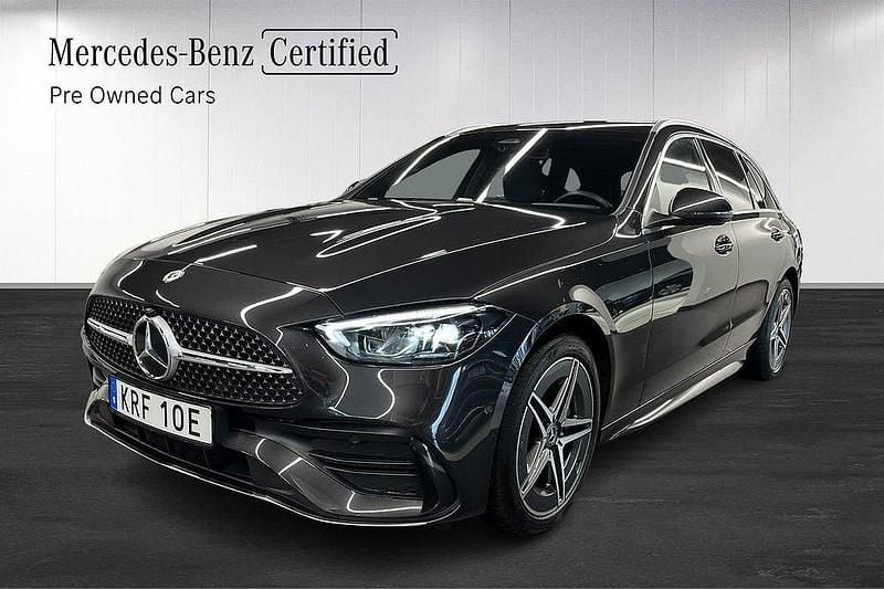 Grå Begagnad 2024 Mercedes C300e Kombi | 539 500 kr (Marknadspris) - Bild 1/4