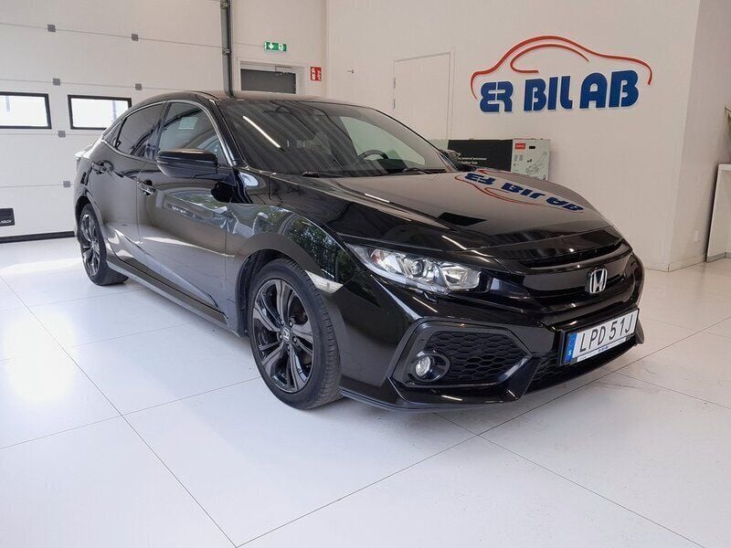 Svart Begagnad 2019 Honda Civic Elegance Halvkombi | 189 900 kr (Lite dyr) - Bild 1/4