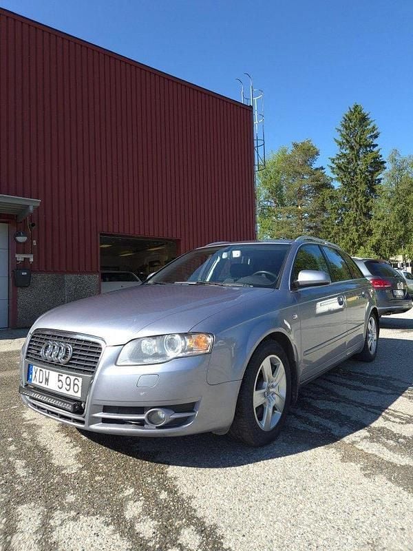Silver Begagnad 2006 Audi A4 Comfort Kombi | 29 000 kr (Marknadspris) - Bild 1/4