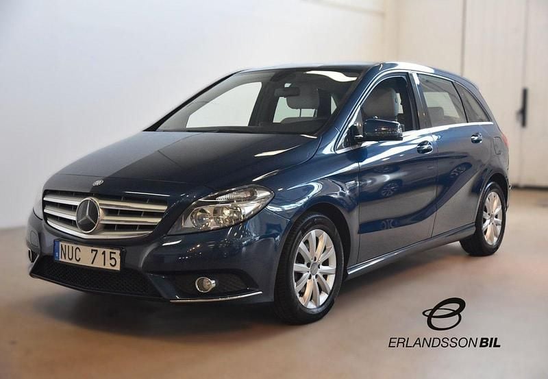 Blå Begagnad 2012 Mercedes B180 Minibuss | 94 900 kr (Marknadspris) - Bild 1/4