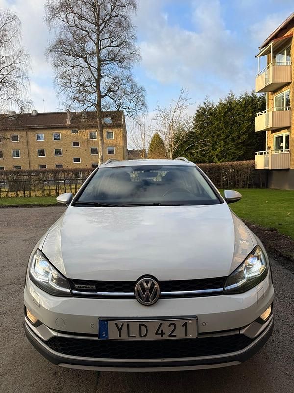 Begagnad 2017 VW Golf Alltrack Kombi | 149 900 kr (Marknadspris) - Bild 1/4
