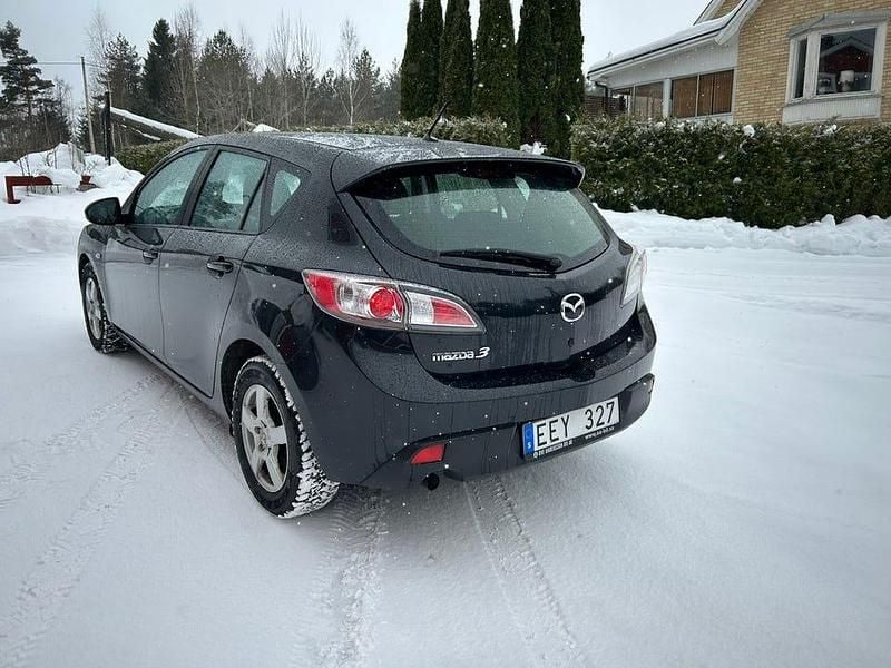 Begagnad Mazda 3 Inclusive 105 HK (77 kW) 2011