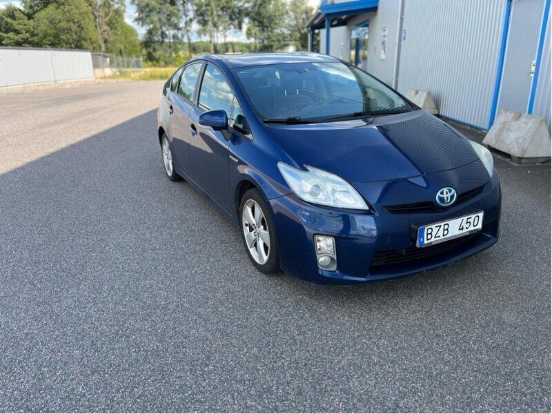 Blå Begagnad 2010 Toyota Prius Halvkombi | 69 900 kr (Superpris) - Bild 1/4