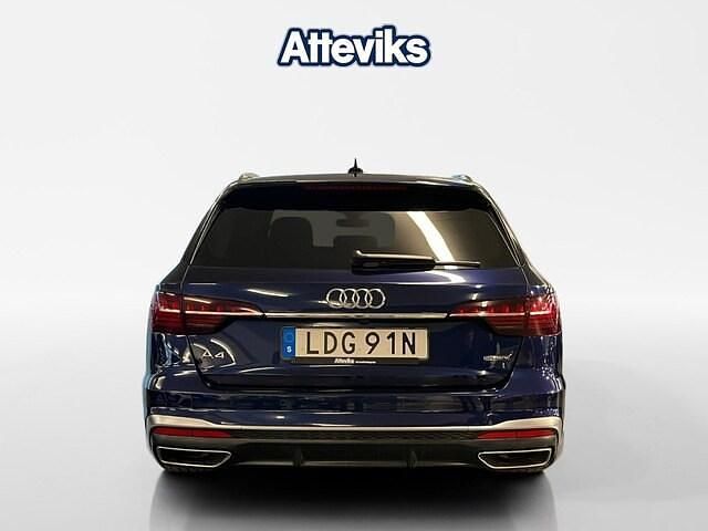 Begagnad Audi A4 S-Line 207 HK (152 kW) 2022 Blå Kombi