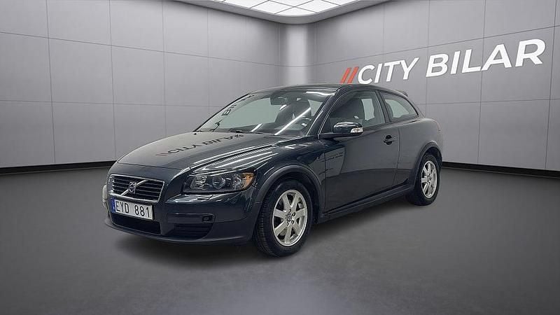 Grå Begagnad 2009 Volvo C30 Kinetic Halvkombi | 84 900 kr (Marknadspris) - Bild 1/4