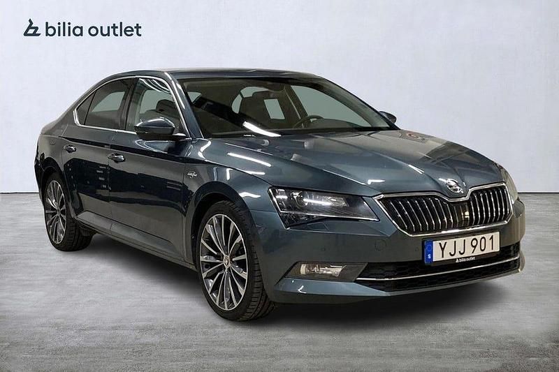 Begagnad Skoda Superb LAURIN & KLEMENT 190 HK (139 kW) 2016 Grå Halvkombi