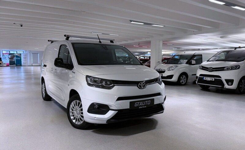 Vit Begagnad 2022 Toyota Proace City Van | 299 900 kr (Marknadspris) - Bild 1/3
