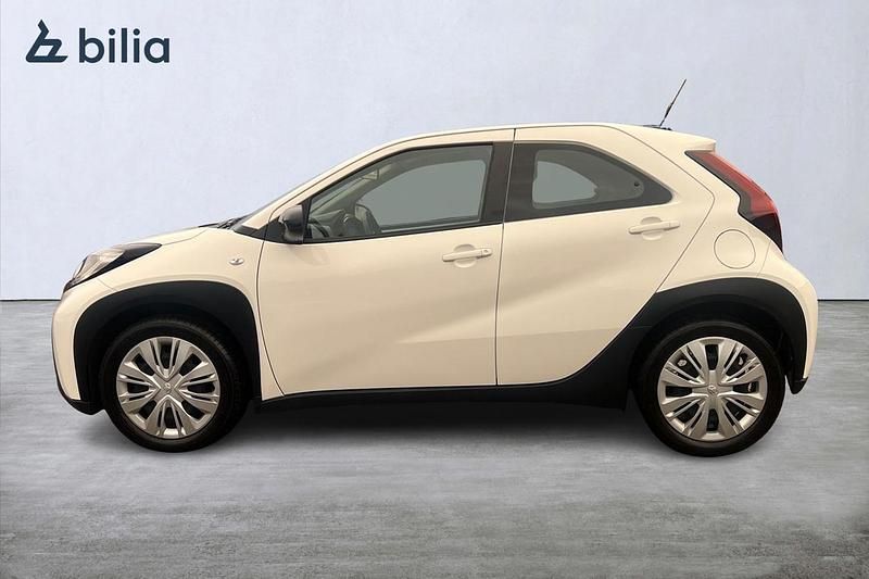 Begagnad Toyota Aygo X Play 72 HK (52 kW) 2022 Vit SUV