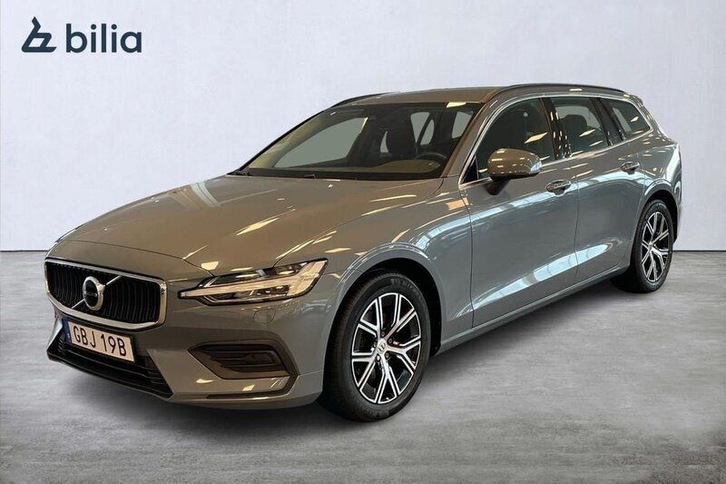 Grå Begagnad 2023 Volvo V60 Core Kombi | 309 900 kr (Bra pris) - Bild 1/3