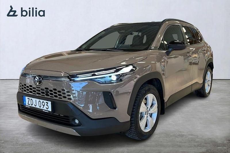 Begagnad Toyota Corolla Cross Executive 200 HK (147 kW) 2025 Brun SUV