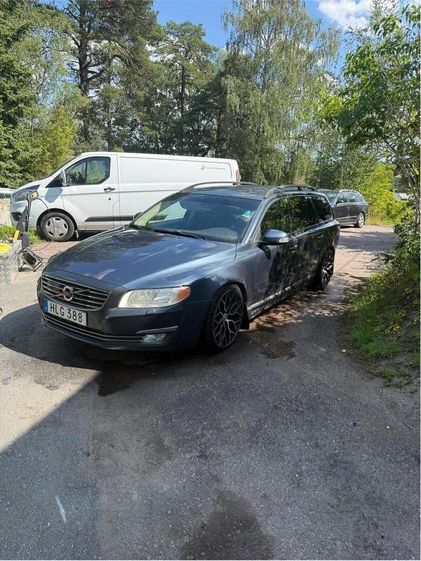 Blå Begagnad 2009 Volvo V70 Kombi | 50 000 kr - Bild 1/4