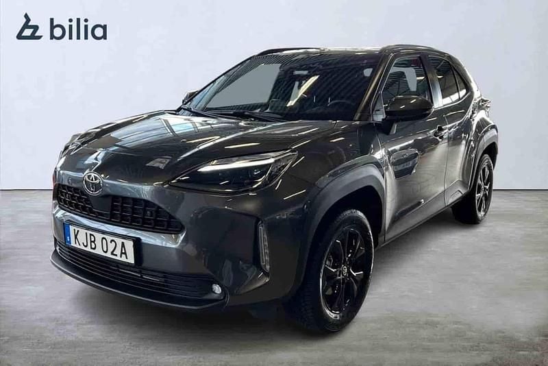 Mörkgrå Ny 2025 Toyota Yaris Cross Active SUV | 339 900 kr (Dyr) - Bild 1/1