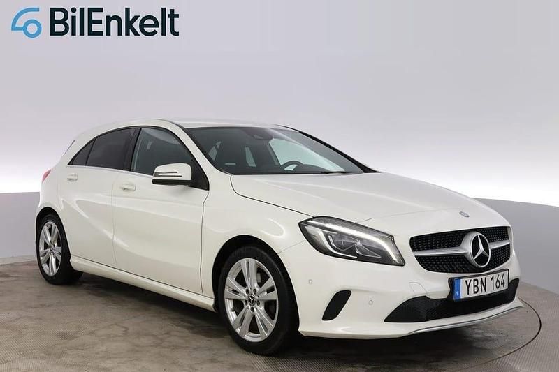 Vit Begagnad 2015 Mercedes A180 Halvkombi | 104 900 kr (Marknadspris) - Bild 1/4