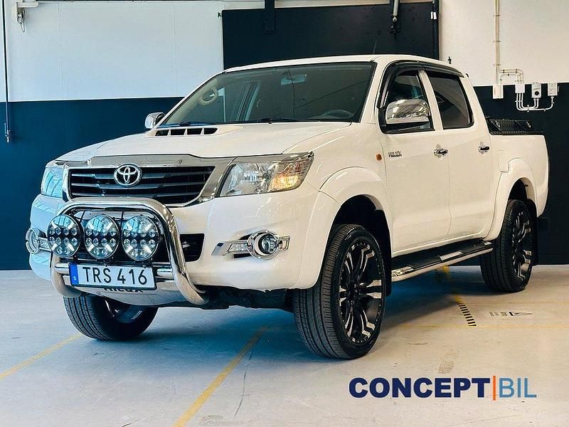 Vit Begagnad 2015 Toyota HiLux Pickup | 154 500 kr (Dyr) - Bild 1/4