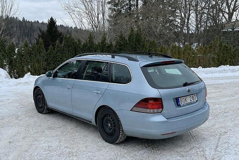 Begagnad VW Golf VI 102 HK (75 kW) 2010 Ljusblå Halvkombi