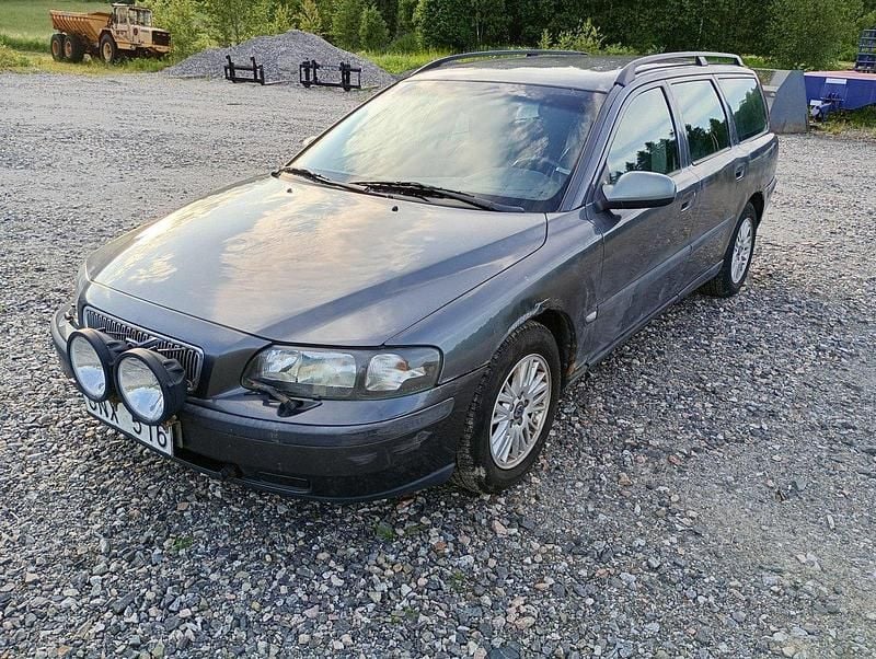 Grå Begagnad 2004 Volvo V70 Kombi | 14 000 kr (Bra pris) - Bild 1/4