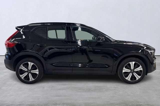 Begagnad Volvo XC40 Plus 185 kW (252 HK) 2022 Svart SUV