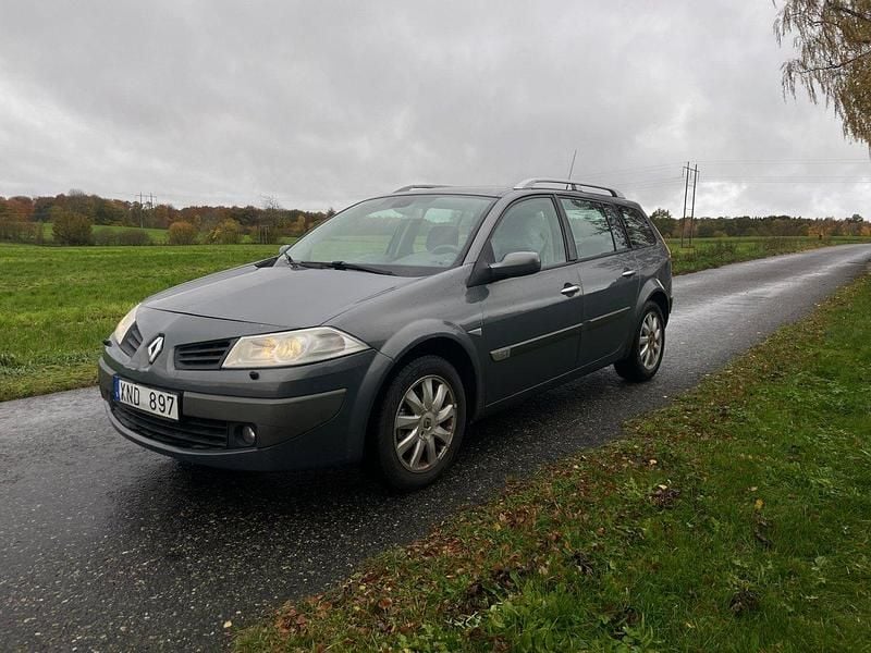 Grå Begagnad 2006 Renault Mégane GrandTour Kombi | 9 000 kr - Bild 1/4