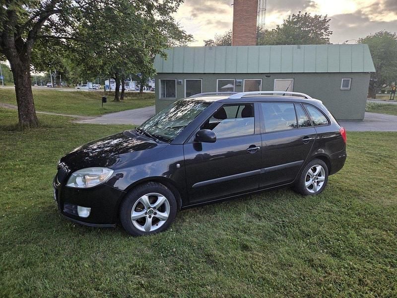 Svart Begagnad 2010 Skoda Fabia Kombi | 22 500 kr (Bra pris) - Bild 1/4
