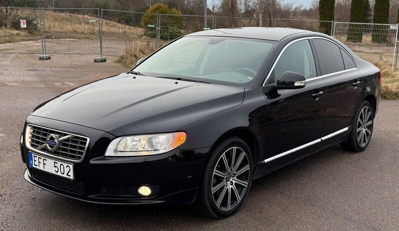 Svart Begagnad 2010 Volvo S80 Summum Sedan | 105 000 kr (Lite dyr) - Bild 1/1