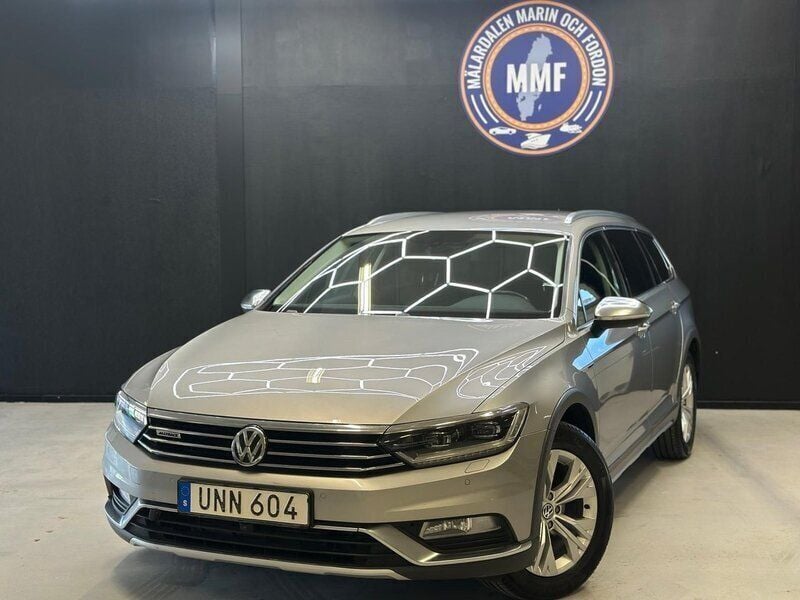 Silver Begagnad 2016 VW Passat Alltrack Kombi | 164 800 kr (Marknadspris) - Bild 1/4