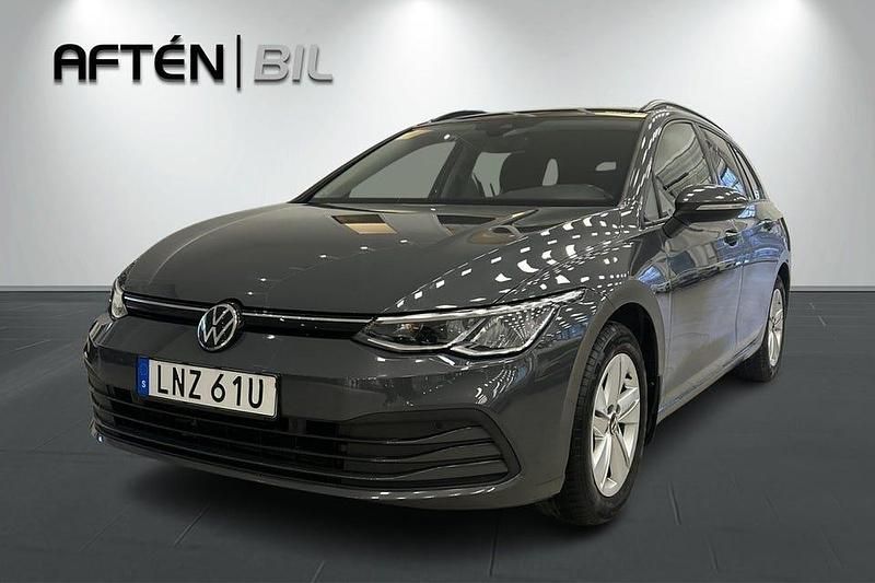 Mörkgrå Begagnad 2022 VW Golf VIII Kombi | 219 800 kr (Marknadspris) - Bild 1/3
