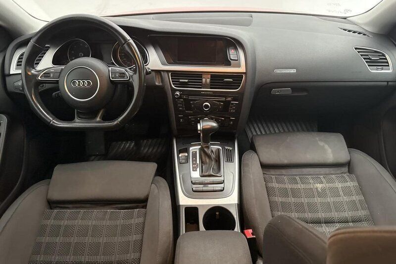 Röd Begagnad 2012 Audi A5 Sportback Halvkombi | 105 000 kr (Marknadspris) - Bild 1/4
