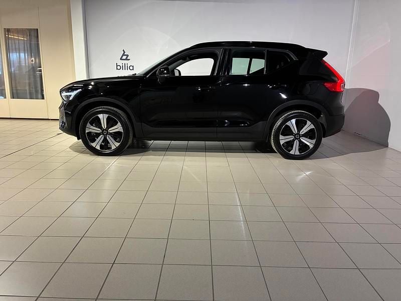 Begagnad Volvo XC40 Single Motor 185 kW (252 HK) 2023 Svart SUV