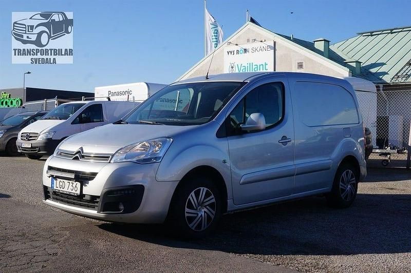 Silver Begagnad 2015 Citroën Berlingo Minibuss | 79 000 kr (Marknadspris) - Bild 1/4