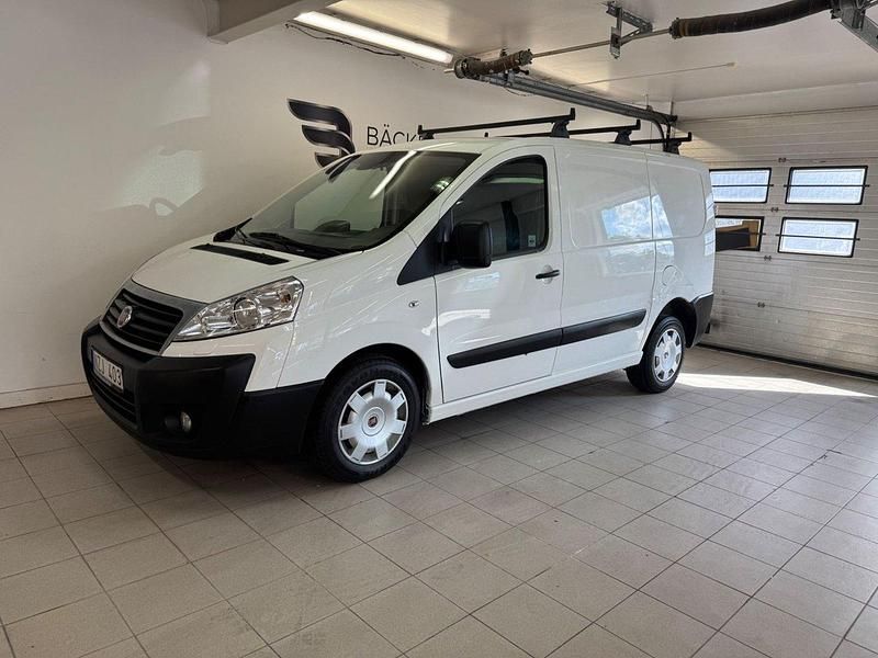 Vit Begagnad 2014 Fiat Scudo Minibuss | 59 900 kr (Marknadspris) - Bild 1/4