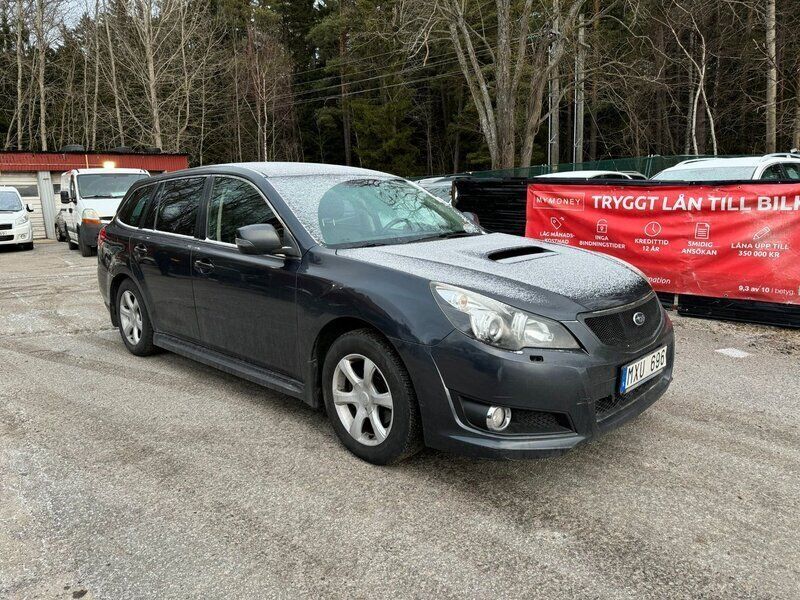 Mörkgrå Begagnad 2012 Subaru Legacy Kombi | 36 900 kr (Superpris) - Bild 1/4