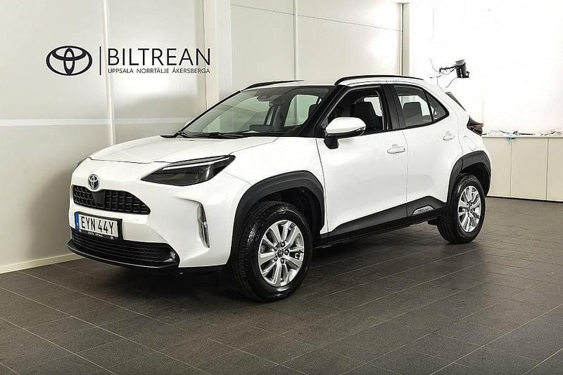 Vit Begagnad 2022 Toyota Yaris Cross Active SUV | 264 900 kr (Marknadspris) - Bild 1/4